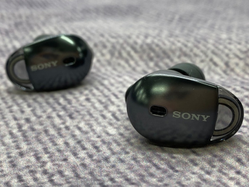 デジタル家電のフルワイヤレスイヤホン