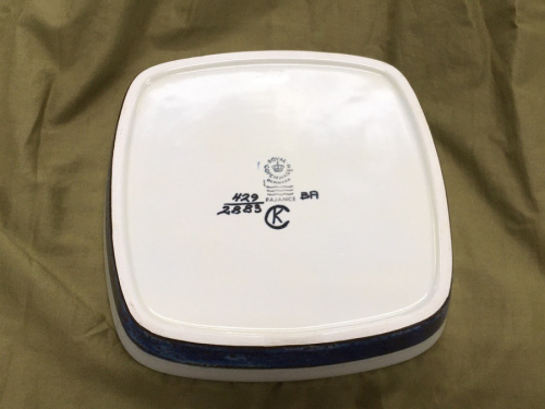 スクエアプレートのRoyal Copenhagen