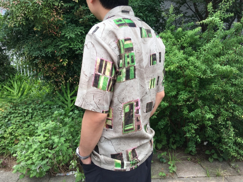 半袖シャツのアロハシャツ