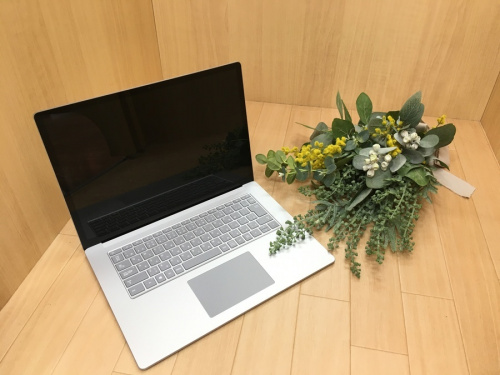 デジタル家電のノートパソコン