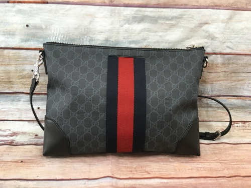 メッセンジャーバッグのGUCCI