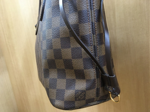トートバッグのLOUIS VUITTON