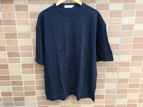 カットソーのVネックカットソー