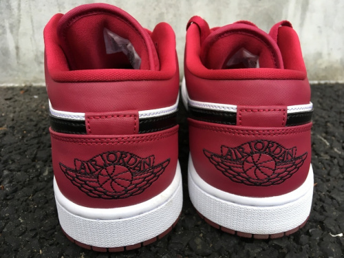 ローカットスニーカーのNIKE