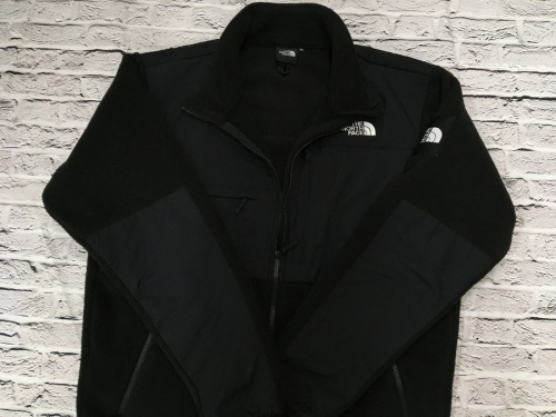 デナリジャケットのTHE NORTH FACE