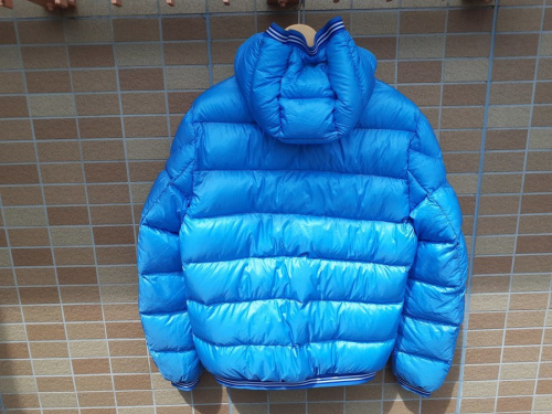 ダウンジャケットのMONCLER