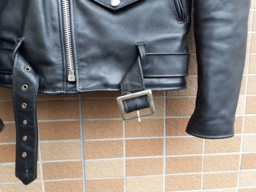ダブルライダースジャケットのショット ライダース