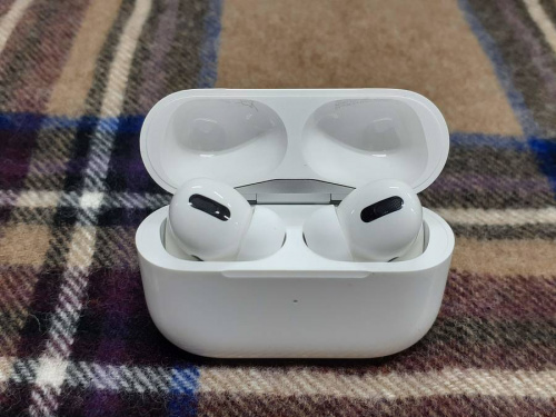 Air Pods ProのApple