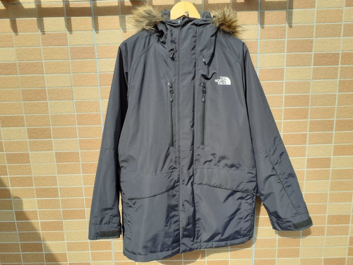 ジャケットのストームピークパーカ