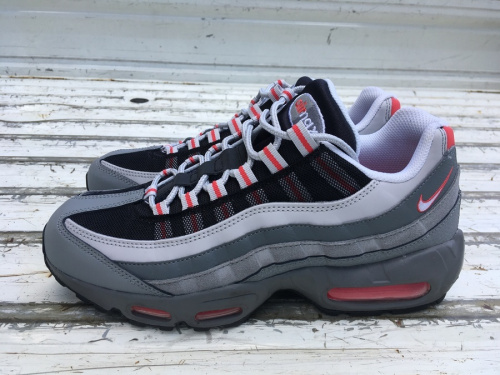 スニーカーのNIKE