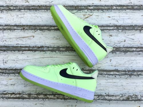 メンズファッションのスニーカー