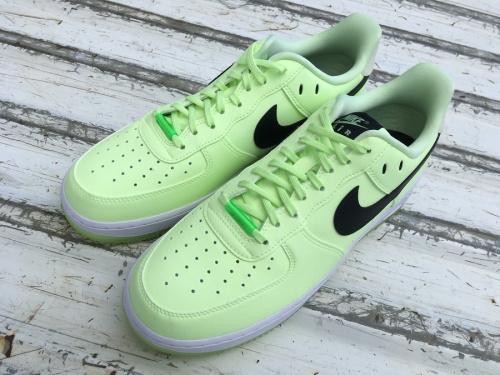 スニーカーのNIKE