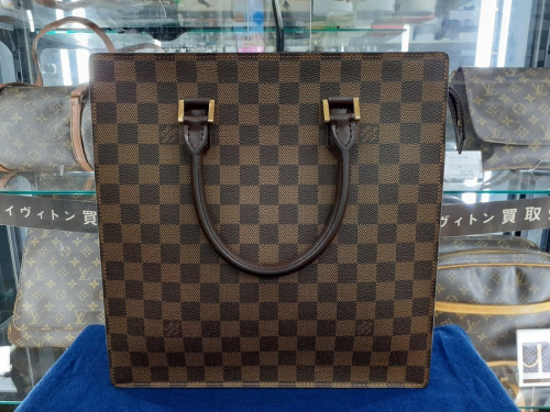 バッグのハンドバッグ