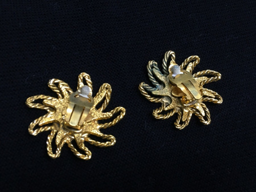 ココマークイヤリングのCHANEL