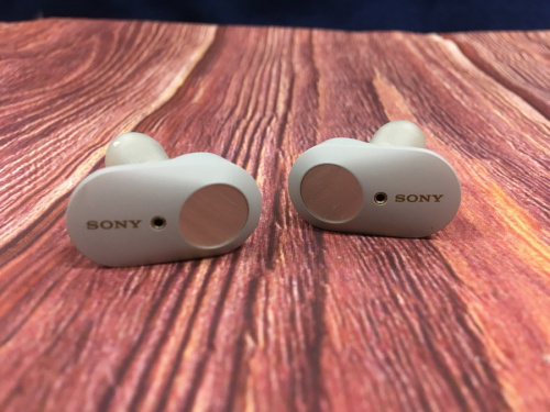 ヘッドホンのワイヤレスイヤホン