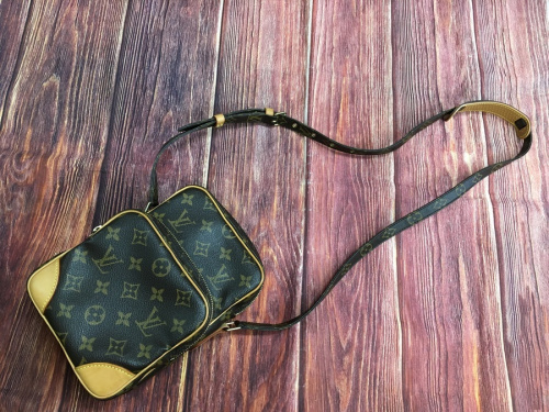 バッグのLOUIS VUITTON