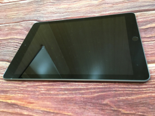 タブレットのiPad(第6世代)