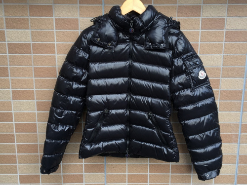 ダウンジャケットのモンクレール中古