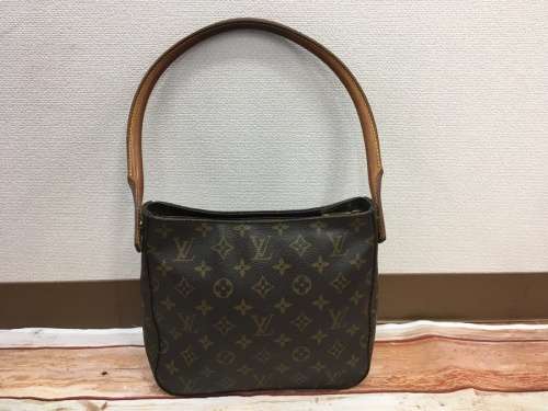 ショルダーバッグのLOUIS VUITTON