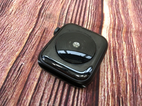 Apple Watch NIKE SE GPSモデルの時計