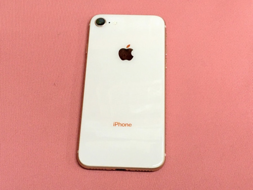 スマートフォンのiPhone8