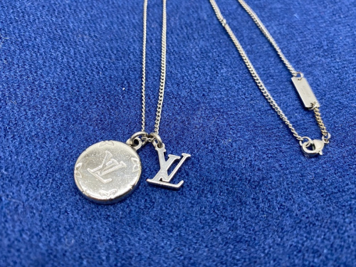リングネックレスのLOUIS VUITTON