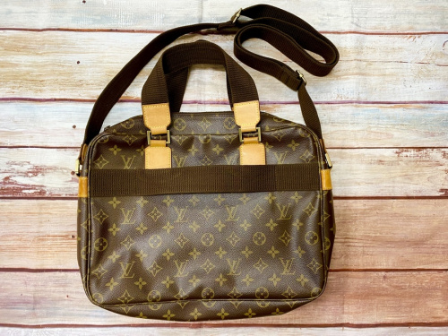 バッグのショルダーバッグ