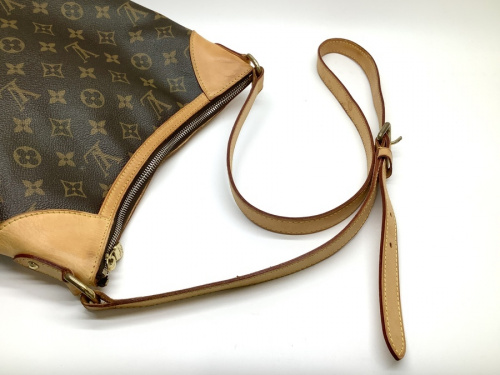 ショルダーバッグのLOUIS VUITTON