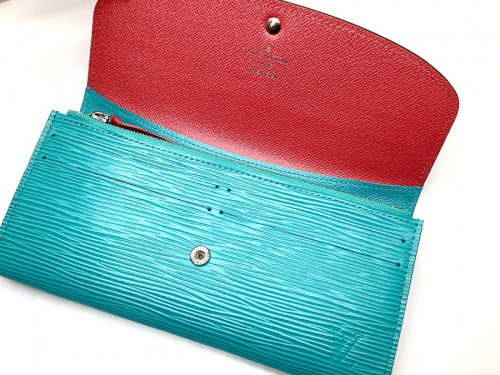 長財布のLOUIS VUITTON