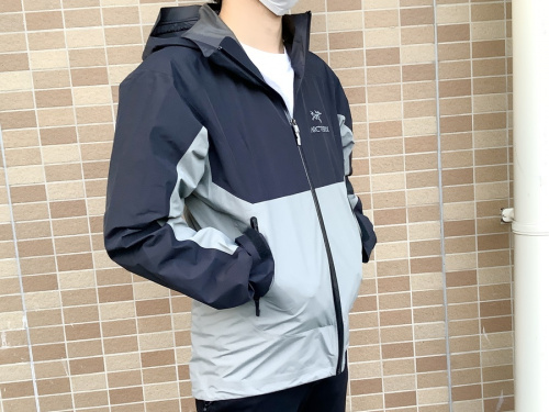 トップスのジャケット