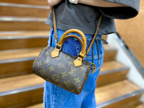 バッグ・財布のモノグラム