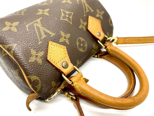 ワンショルダーのLOUIS VUITTON
