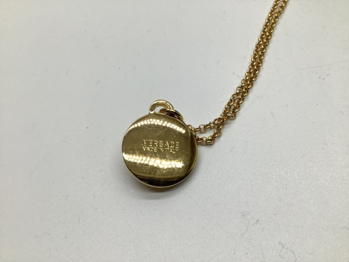 VERSACEのゴールド メデューサ