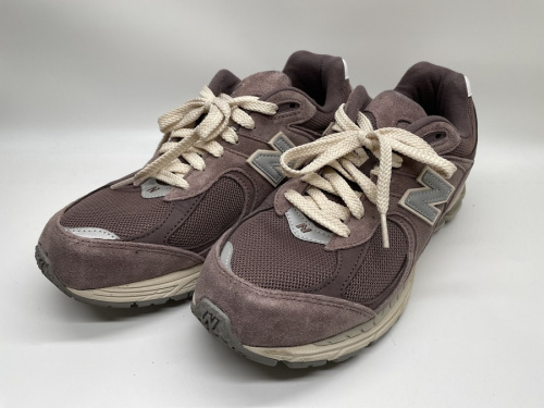 靴のスニーカー