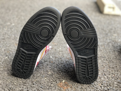 NIKEのAIR JORDAN1 RETRO HIGH