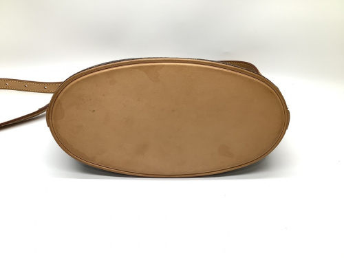 ショルダーポーチのLOUIS VUITTON