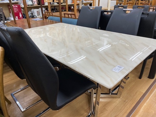 中古家具地域最大級!!】大理石テーブルのダイニングセット入荷