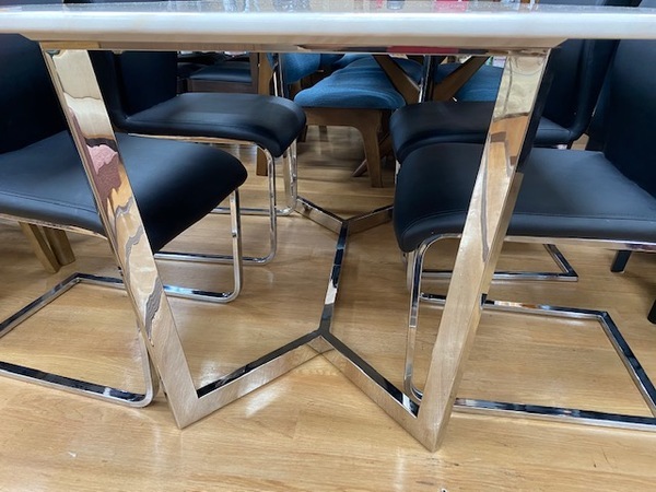 中古家具地域最大級!!】大理石テーブルのダイニングセット入荷！｜2020