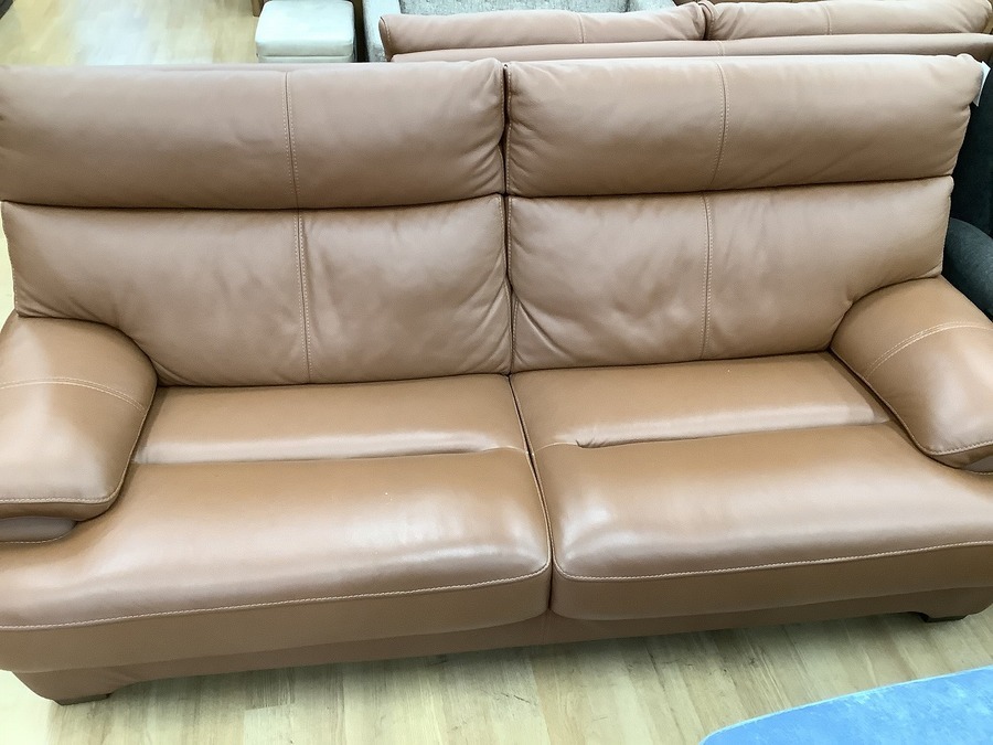 地域最大級中古家具】3人掛けソファーが入荷いたしました！｜2021年01