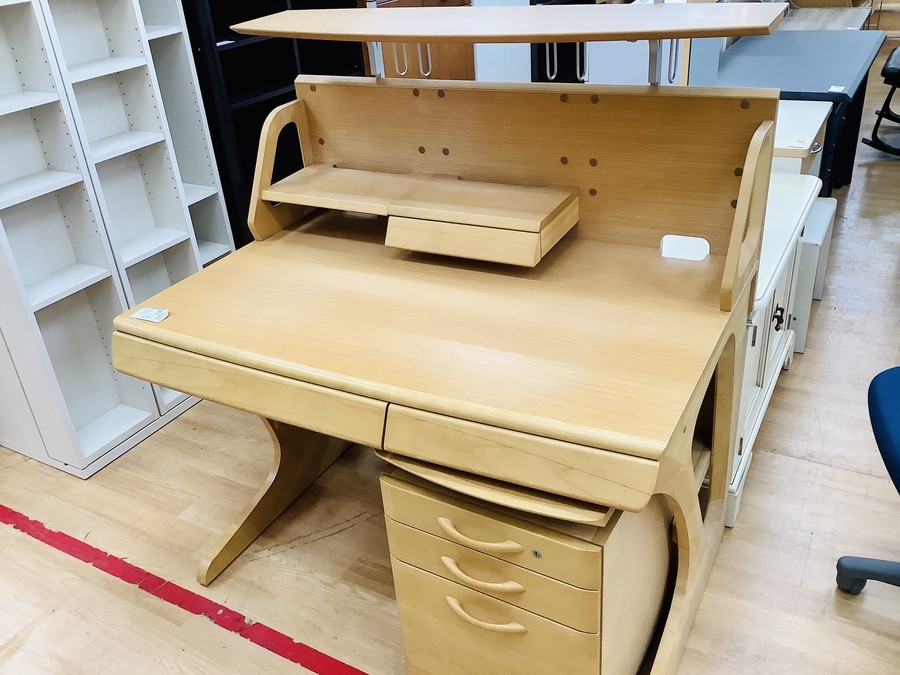 カリモク 学習机 karimoku(カリモク)の学習机です！