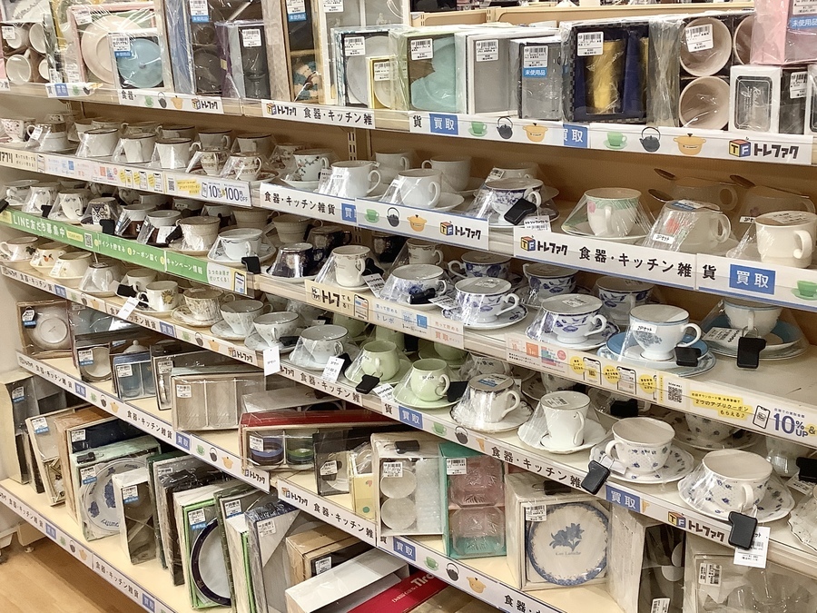 【トレファク神戸新長田】ホワイトのスリムな食器棚入荷しました！【取りに来れる方限定】 トレファク神戸新長田】ホワイトの食器棚入荷しました