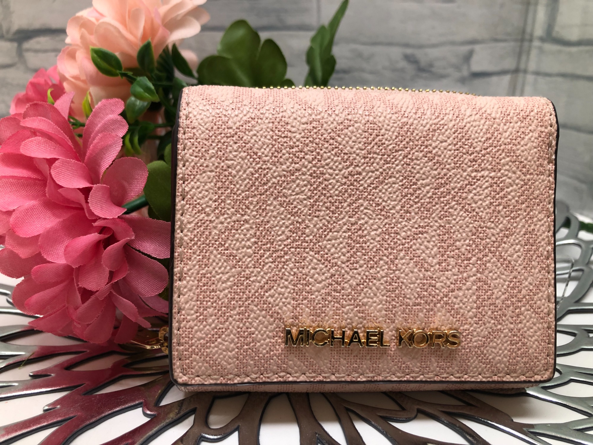 ブランド品買取強化中！！】MICHAEL KORS バッグ・折りたたみ財布のご