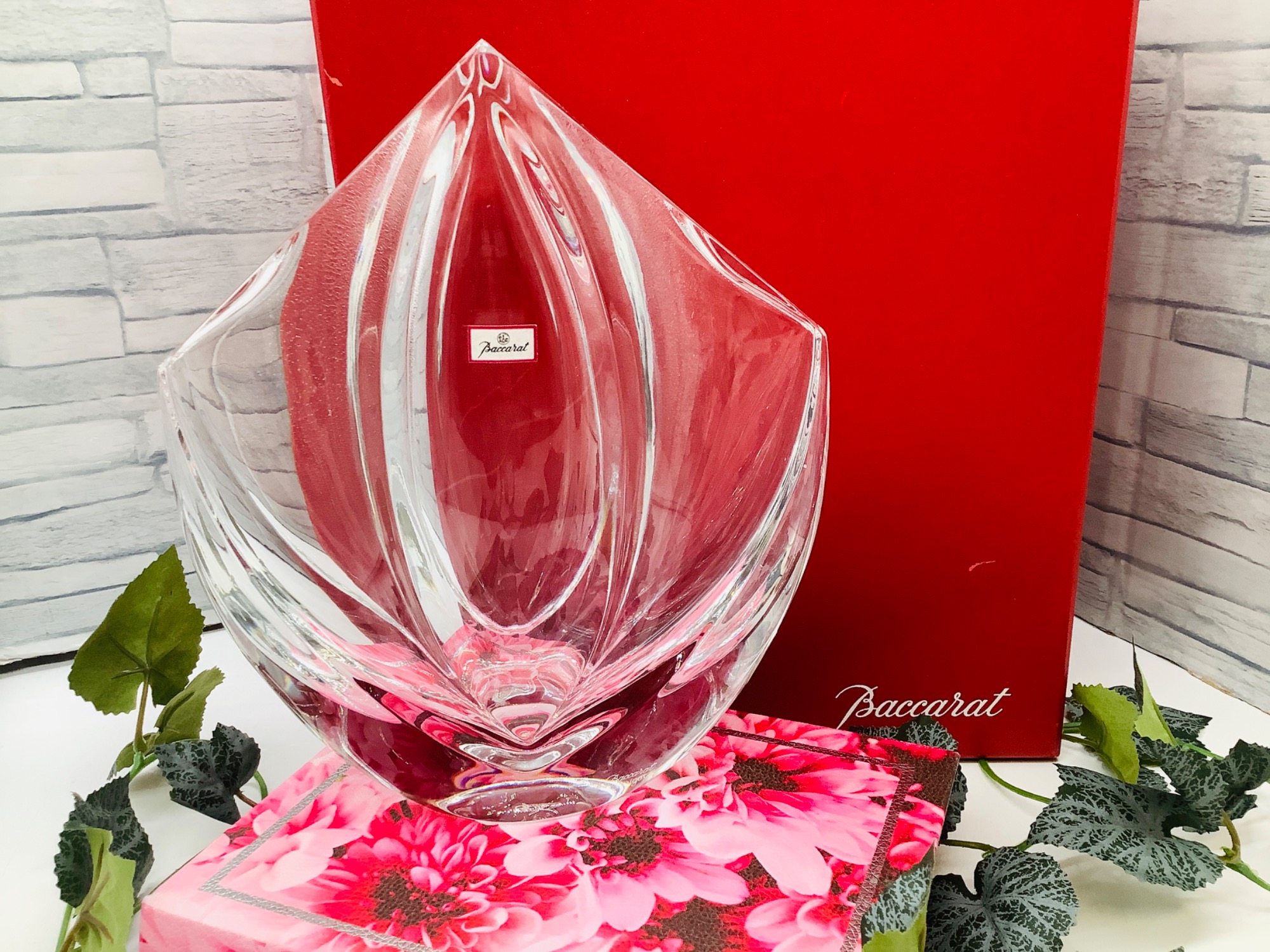 洋食器買取強化中！】Baccarat(バカラ）の花瓶が入荷しました！｜2024
