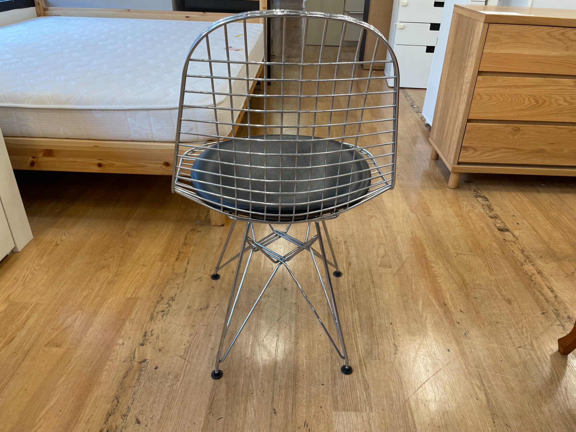 【トレファク神戸新長田店 買取/販売】取りに来られる方限定！ワイヤーチェアー イームズのご紹介です！ トレファク神戸新長田店 買取/販売】取りに来られる方限定！ワイヤー