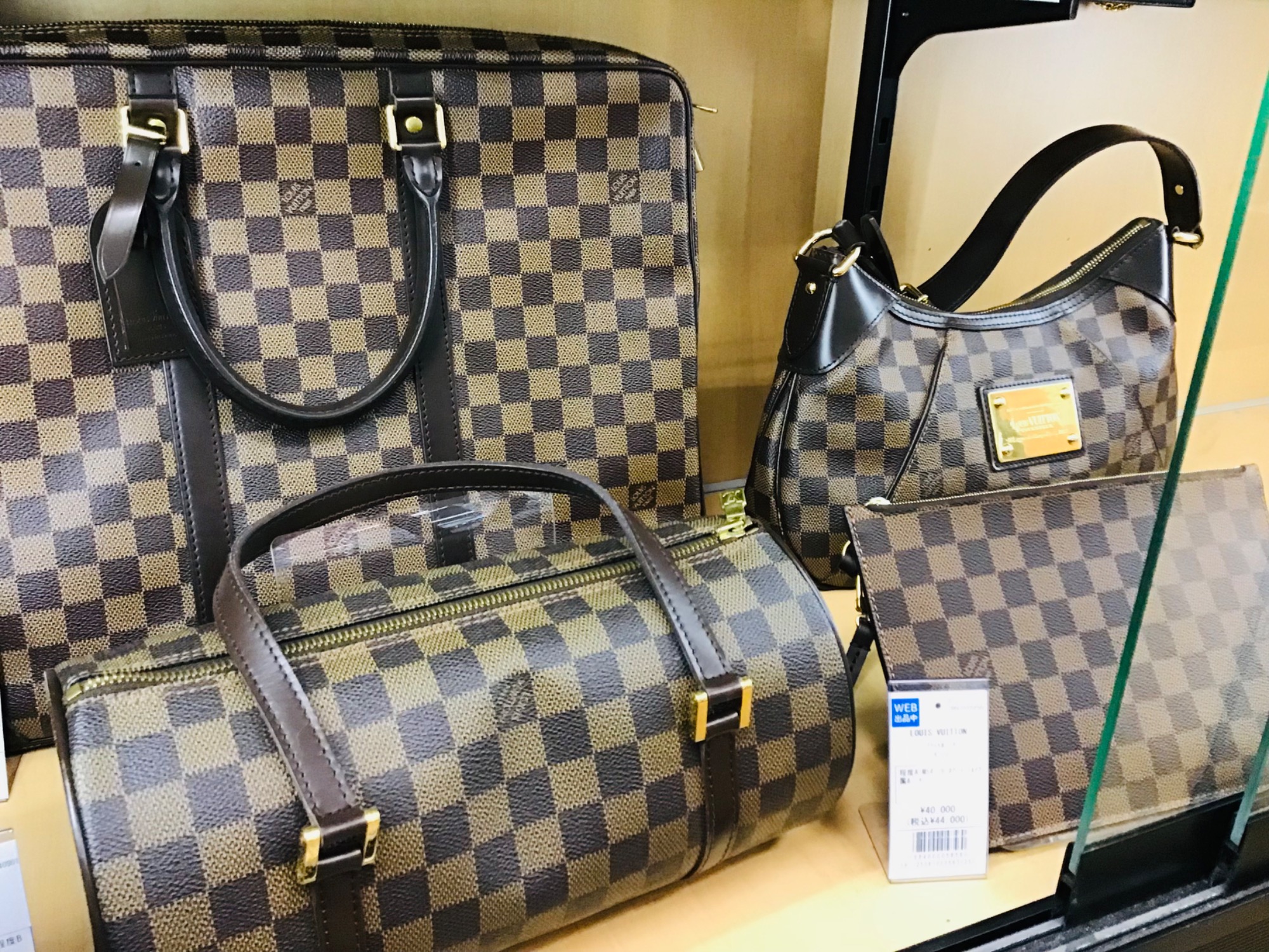 LOUIS VUITTON・CHANEL・PRADA買取強化中！！】GUCCI（グッチ