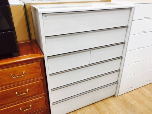 家具のチェスト　ニトリ