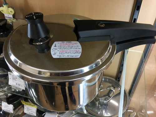 キッチン雑貨の鍋