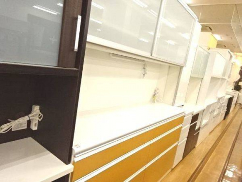 神戸　中古　家具　買取の中古食器棚　神戸