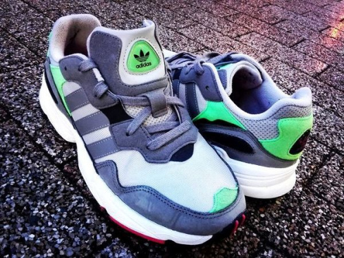 ダッドスニーカーの神戸 買取