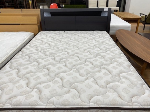 ベッド　中古のカリモク60